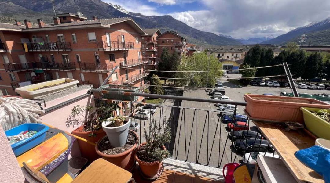 Via Garibaldi, Aosta, 3 Stanze da Letto Stanze da Letto, ,1 BagnoBathrooms,Appartamento,Aosta Città,Via Garibaldi,1528