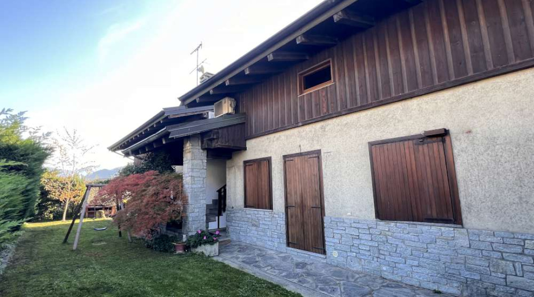 Via Circonvallazione Sud, Nus, 3 Stanze da Letto Stanze da Letto, ,2 BathroomsBathrooms,Casa semindipendente,Dintorni di Aosta,Via Circonvallazione Sud,1545